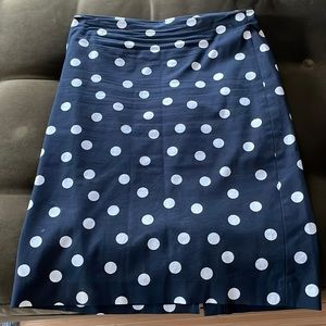 Black and white polkadot Ann Taylor pencil skirt size 6.